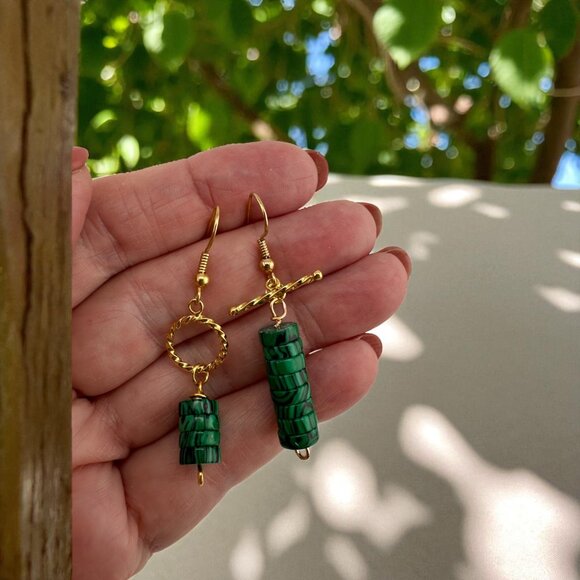 Malachite Heishi Mismatched Earrings Gold Plated - Picture 9 of 12